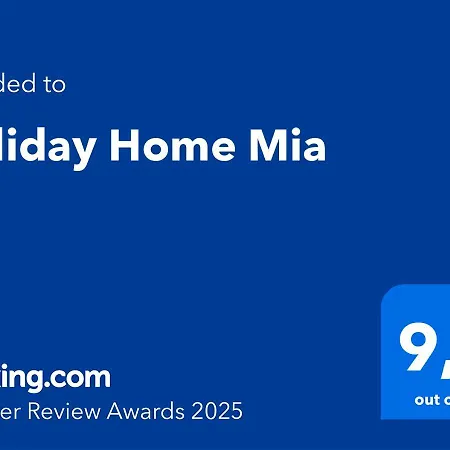 Mia *